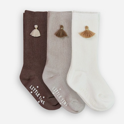 タッセルニーソックス