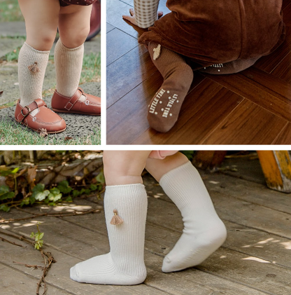 タッセルニーソックス